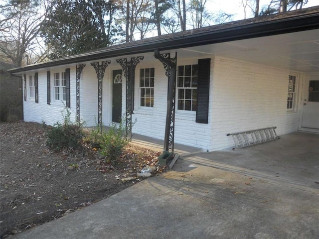 view of front of house with a porch