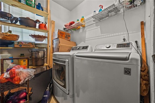 1230 Brook Meadow Ct, Lawrenceville, GA 30045 - laundry room featuring independent washer and dryer