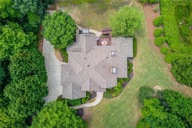 1485 Rolling Links Dr, Alpharetta, GA 30004 - view of green lawn with stairs and a patio area