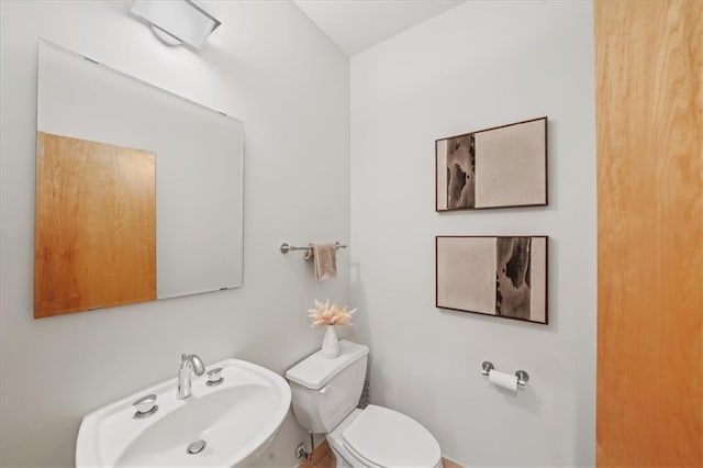 1344 Fernwood Cir NE, Brookhaven, GA 30319 - bathroom with a sink and toilet