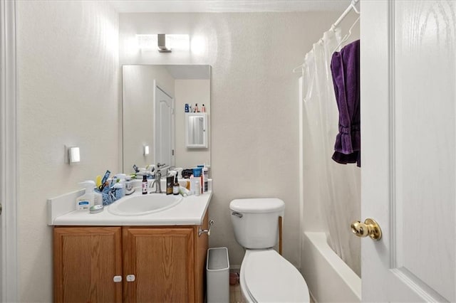 1955 Shawn Wayne Cir SE, Atlanta, GA 30316 - full bath featuring vanity, toilet, and shower / tub combo
