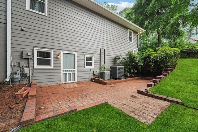 2655 Nesbit Trl, Alpharetta, GA 30022 - back of property featuring a yard and a patio area