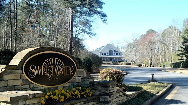 view of community / neighborhood sign