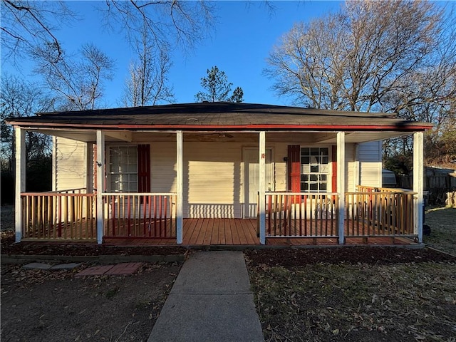 view of front of home with covered porch