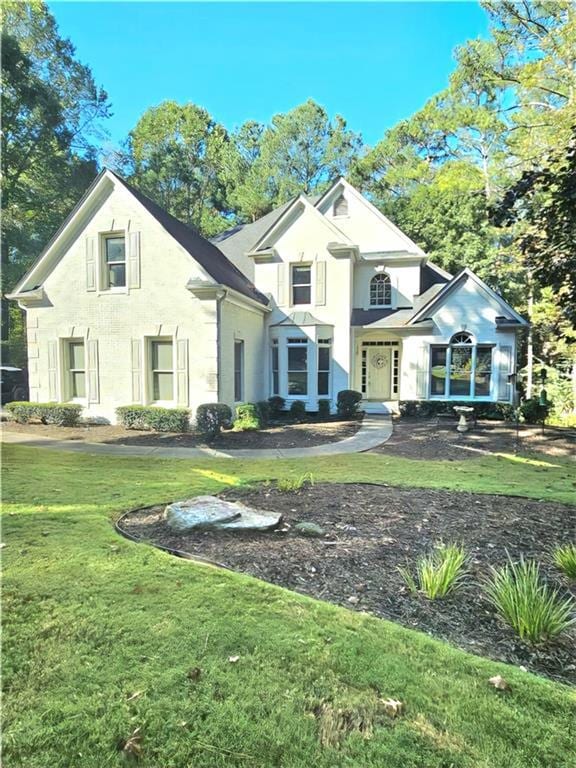 view of front of house featuring a front yard