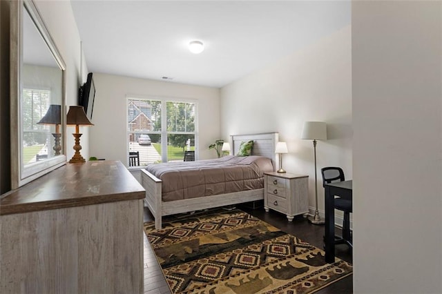 17 Twelve Oaks Dr SE, Cartersville, GA 30120 - bedroom featuring dark wood finished floors