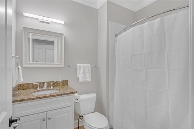 full bathroom with curtained shower, toilet, ornamental molding, and vanity