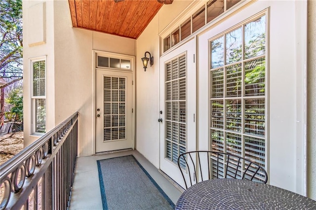 825 Highland Ln Unit 1105, Atlanta, GA 30306 - bedroom featuring ornamental molding, light wood-style floors, baseboards, ceiling fan, and access to exterior