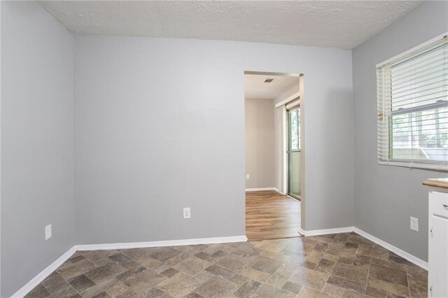 1377 Mill Lake Cir, Stone Mountain, GA 30088