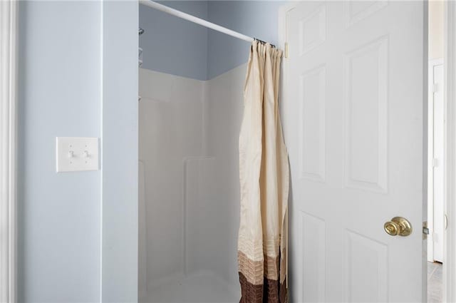 104 Aspen Dr NE, Calhoun, GA 30701 - bathroom featuring a shower with shower curtain
