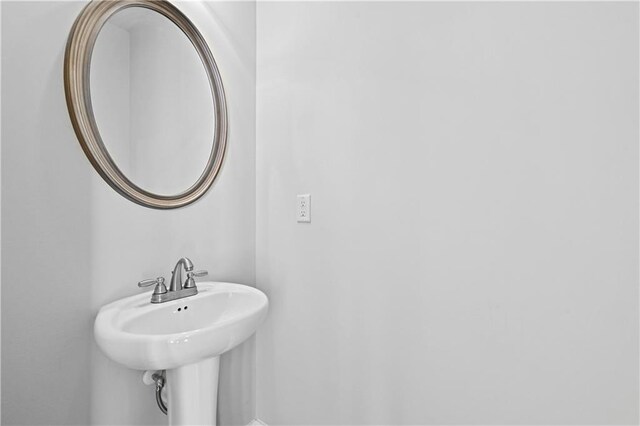 1566 Wilson Manor Cir, Lawrenceville, GA 30045 - view of bathroom