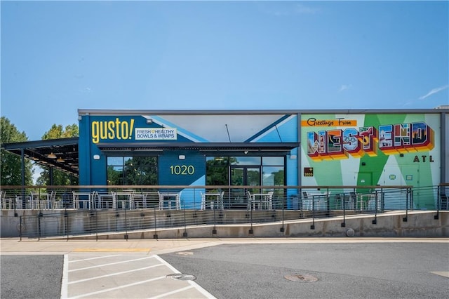 1232 Lucile Ave SW, Atlanta, GA 30310 - view of commercial property featuring uncovered parking