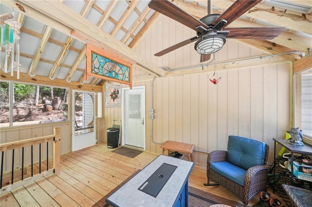 sunroom / solarium with ceiling fan