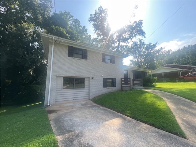 1870 Glen Echo Dr, Decatur, GA 30032 - view of front facade featuring a front lawn