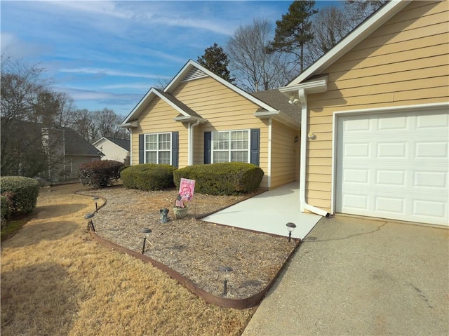 view of front facade featuring a garage