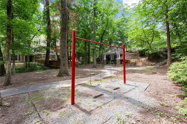 426 Pembrooke Cir Unit 426, Alpharetta, GA 30004 - view of yard