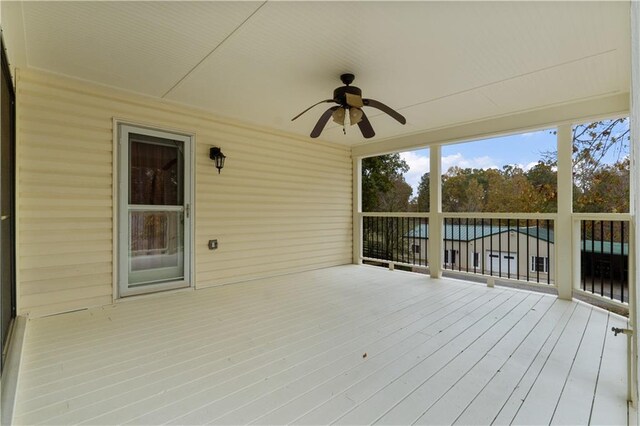 deck with ceiling fan