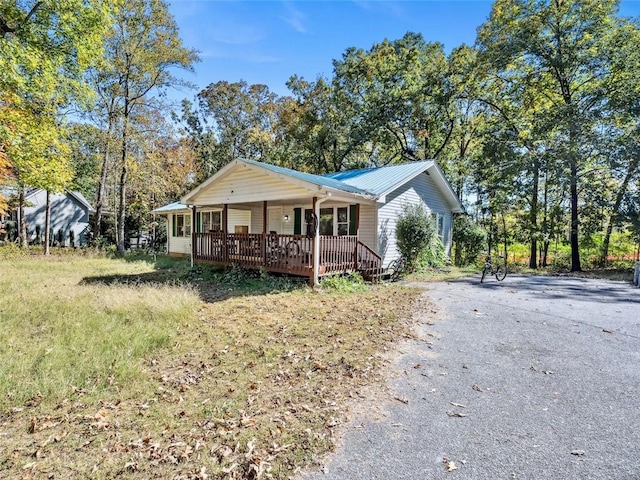 ranch-style home featuring a deck