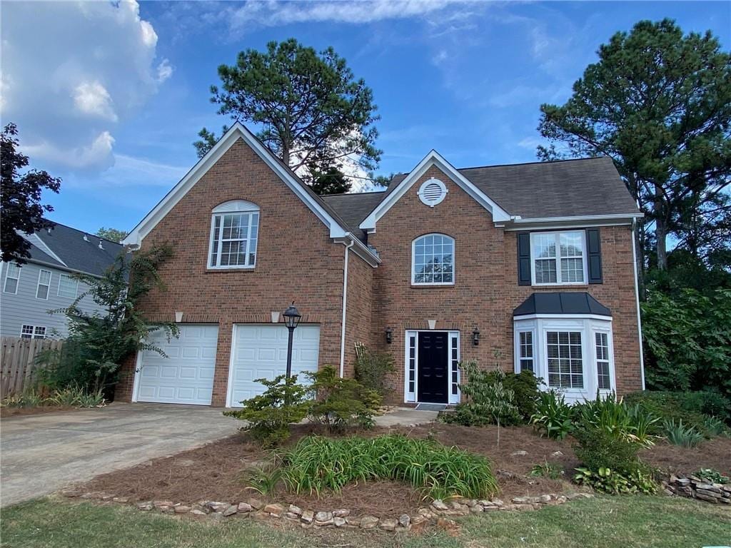 view of front facade with a garage