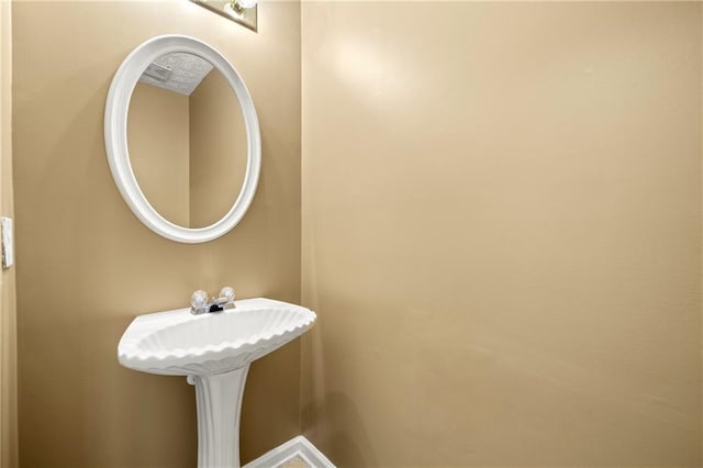1382 Hollenbeck Ln, Riverdale, GA 30296 - view of bathroom