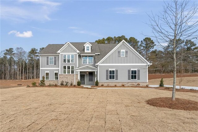 view of front of home with a front lawn