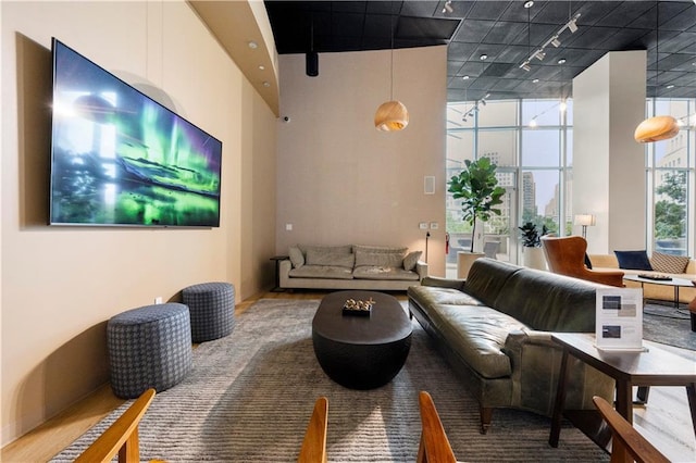 1080 Peachtree St NE Unit 2710, Atlanta, GA 30309 - building lobby featuring a towering ceiling