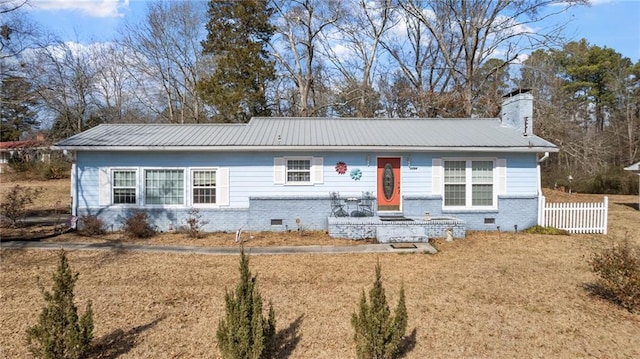 view of front of house with a front lawn