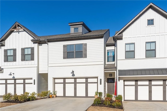 view of front of home featuring a garage