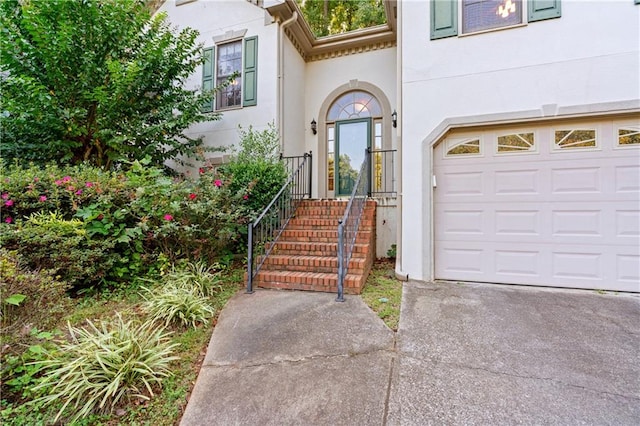 view of front of house featuring a front yard