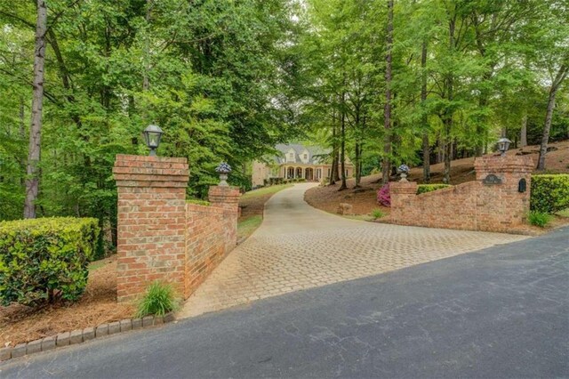 95 Weslyan Way, Oxford, GA 30054 - surrounding community with asphalt driveway