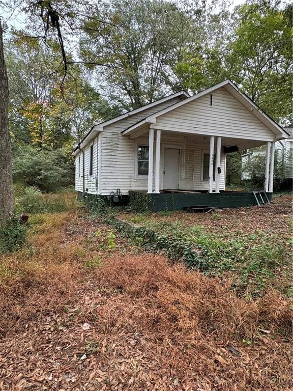 view of front of home with covered porch