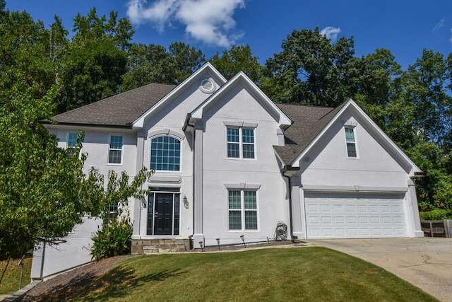 view of front of house with a front lawn