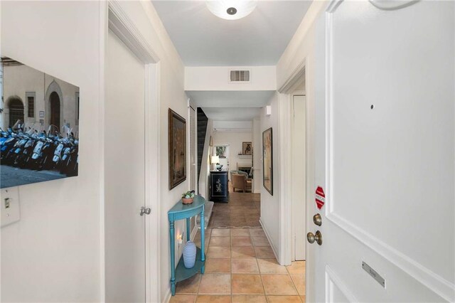5180 Chemin De Vie, Atlanta, GA 30342 - hall with light tile patterned floors