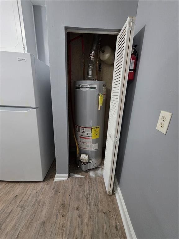 2802 3rd Ave SW, Atlanta, GA 30315 - utility room featuring gas water heater