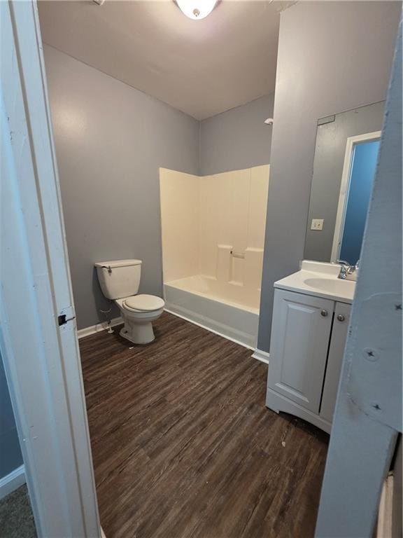 2802 3rd Ave SW, Atlanta, GA 30315 - full bath with vanity, wood finished floors, and bathtub / shower combination