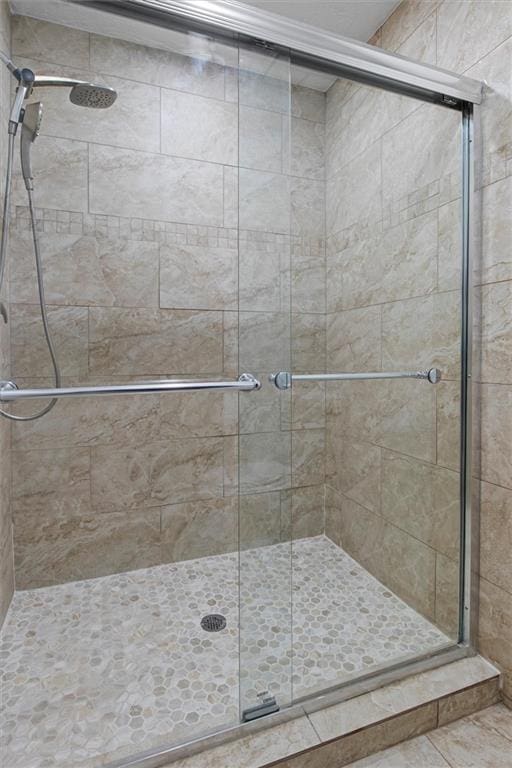 4220 Singing Post Ln NE, Roswell, GA 30075 - bathroom with a shower stall