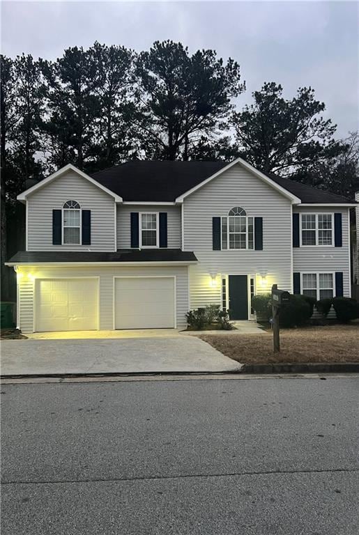 view of front facade with a garage