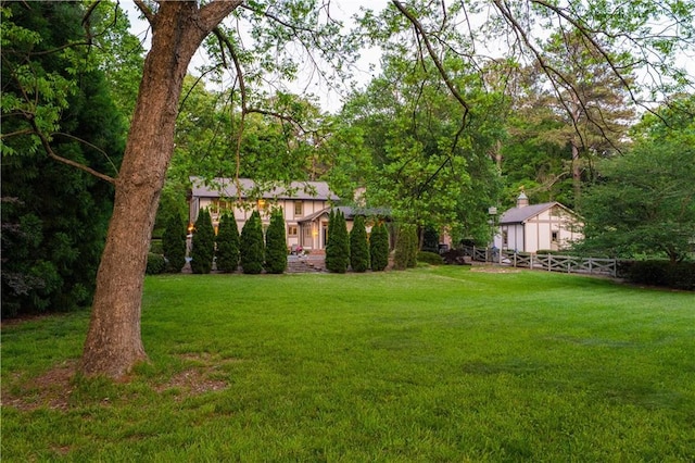 view of yard featuring fence