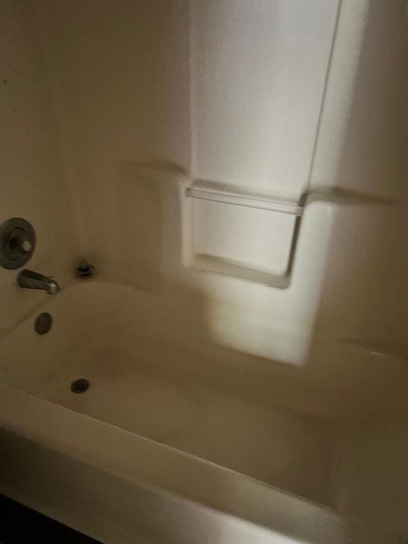 432 Manor Estates Dr, Stockbridge, GA 30281 - full bathroom with washtub / shower combination