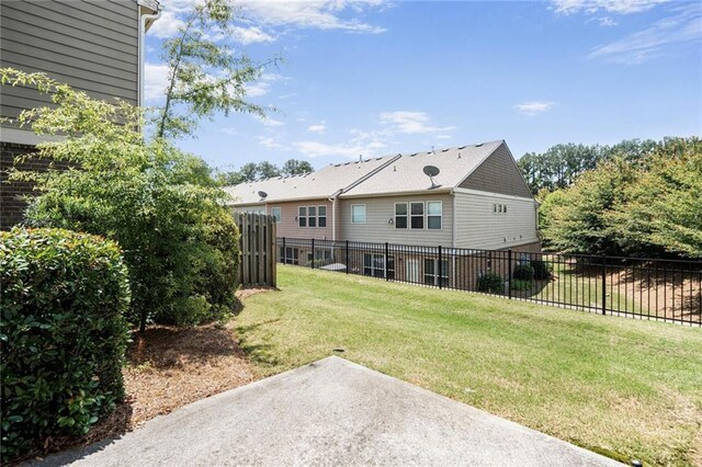 11686 Davenport Ln, Alpharetta, GA 30005 - back of property featuring a patio area