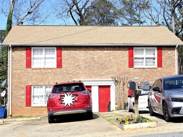 view of front facade featuring a garage