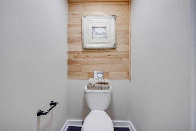 bathroom featuring toilet