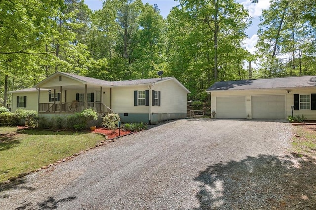 1437 Frank Lovell Rd, Clarkesville, GA 30523 - ranch-style house featuring a porch, gravel driveway, and crawl space