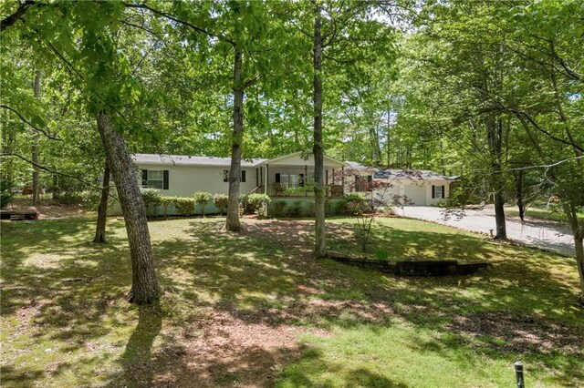 1437 Frank Lovell Rd, Clarkesville, GA 30523 - view of front of home with a front yard