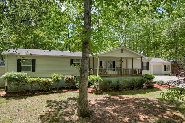 1437 Frank Lovell Rd, Clarkesville, GA 30523 - ranch-style home with a garage, covered porch, and driveway