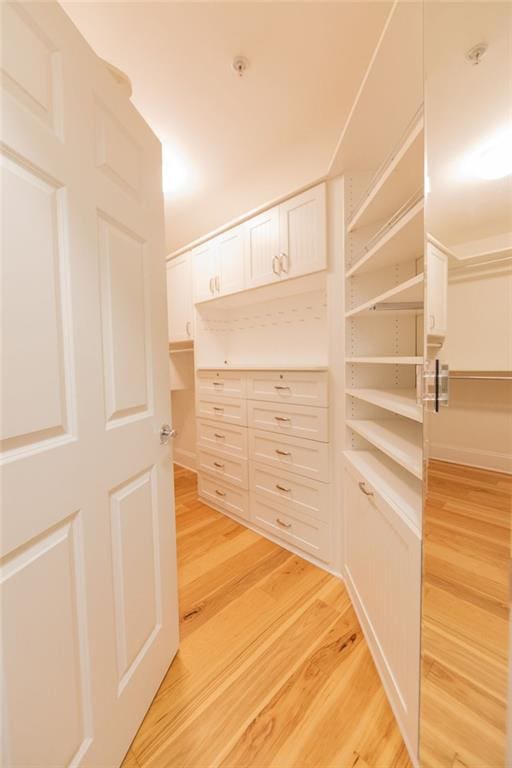 4100 Paces Walk SE Unit 4306, Atlanta, GA 30339 - spacious closet featuring light wood-style flooring