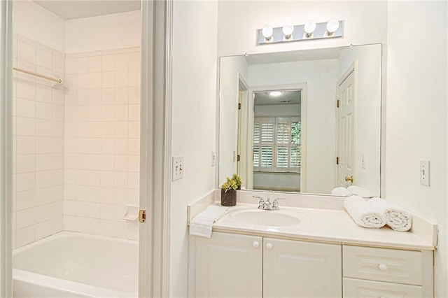 200 Ridge Bluff Ln, Suwanee, GA 30024 - bathroom with vanity and  shower combination
