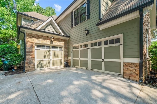 1323 Frey Lake Ct, Kennesaw, GA 30144 - garage featuring concrete driveway