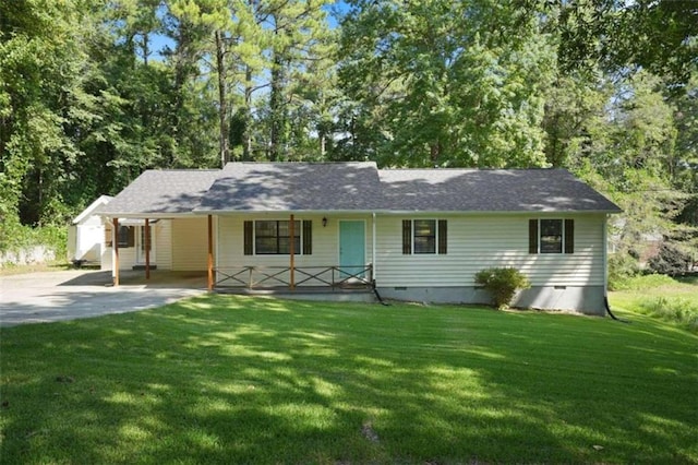 view of front of home with a porch, a carport, and a front lawn