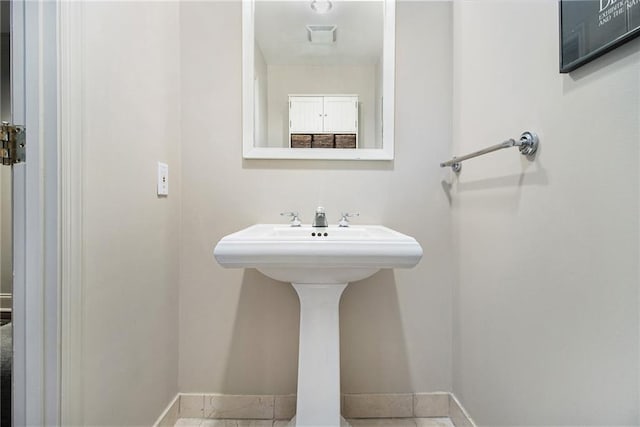 bathroom with baseboards